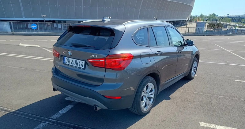 BMW X1 cena 81900 przebieg: 152000, rok produkcji 2015 z Wrocław małe 301